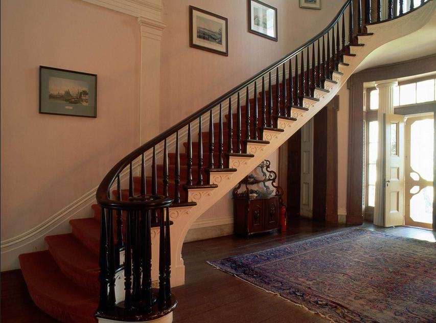 Staircase railing design